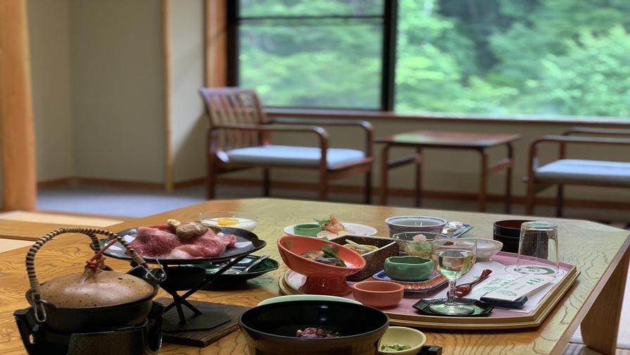 ＜朝/夕お部屋食＞【選べる！いしかわ牛メイン料理】上質な旨味を味わう「炙り焼き」or「すき焼き」